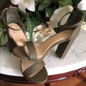 Sighty worn at the bottom because of Gravel